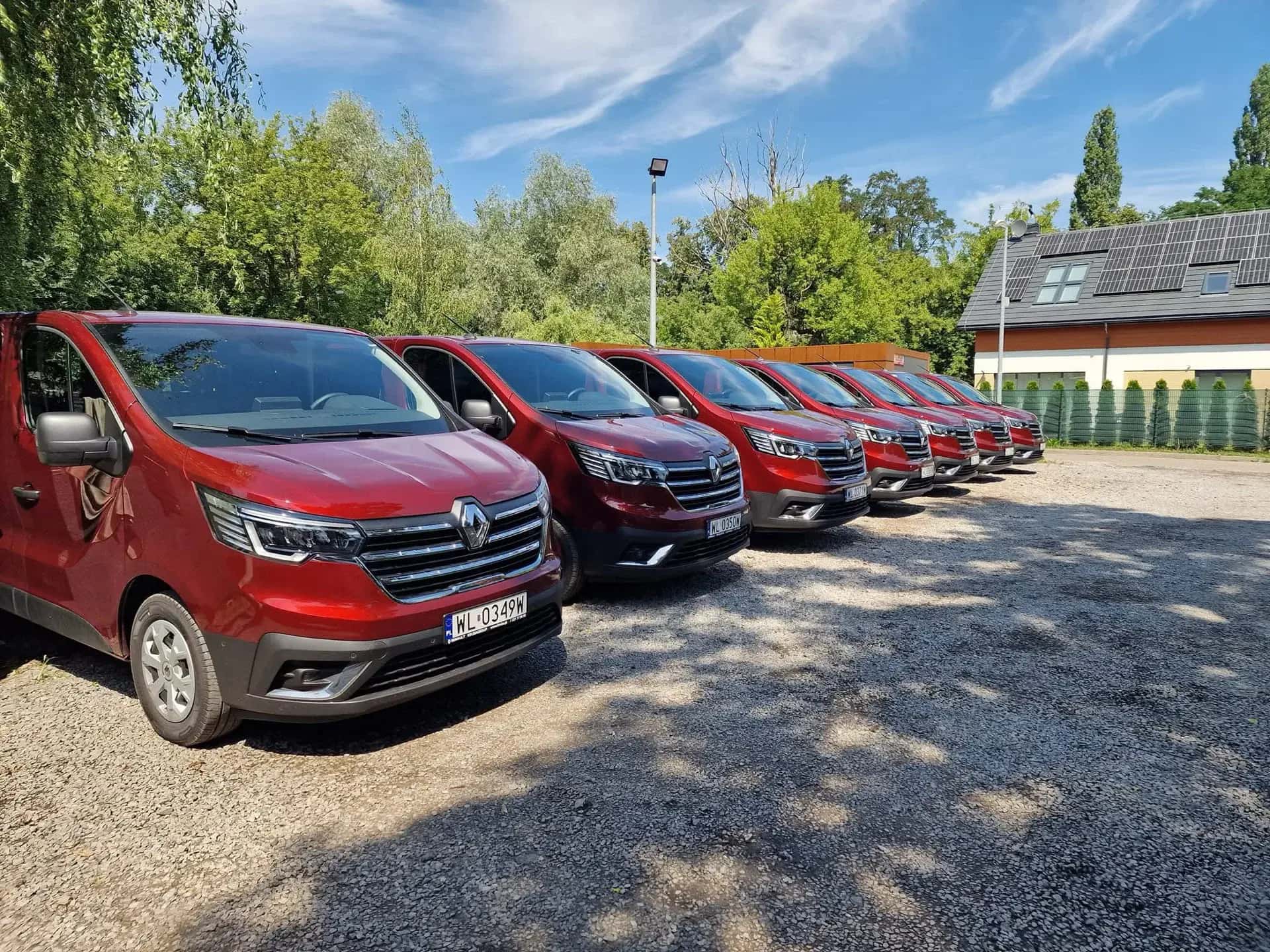Busy osobowe Renault Trafic z floty Wawabusy