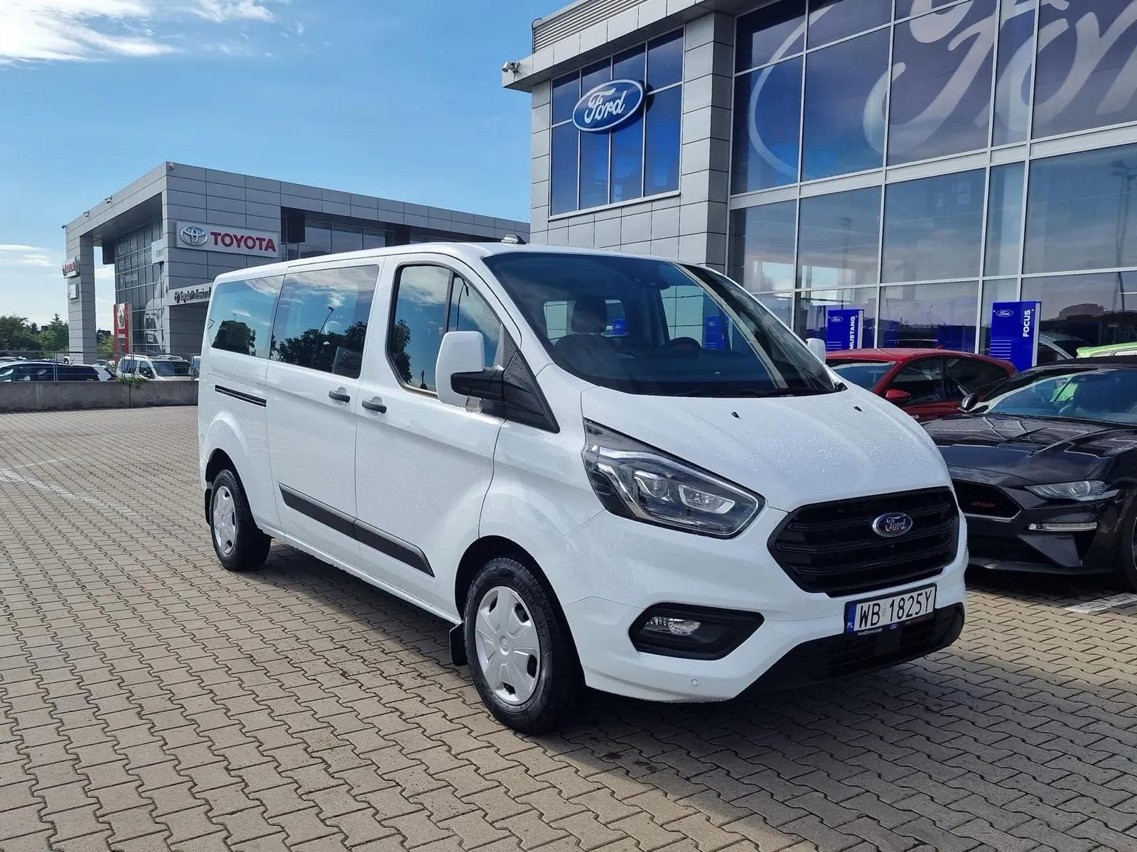 Ford Transit 9 miejsc (automat)